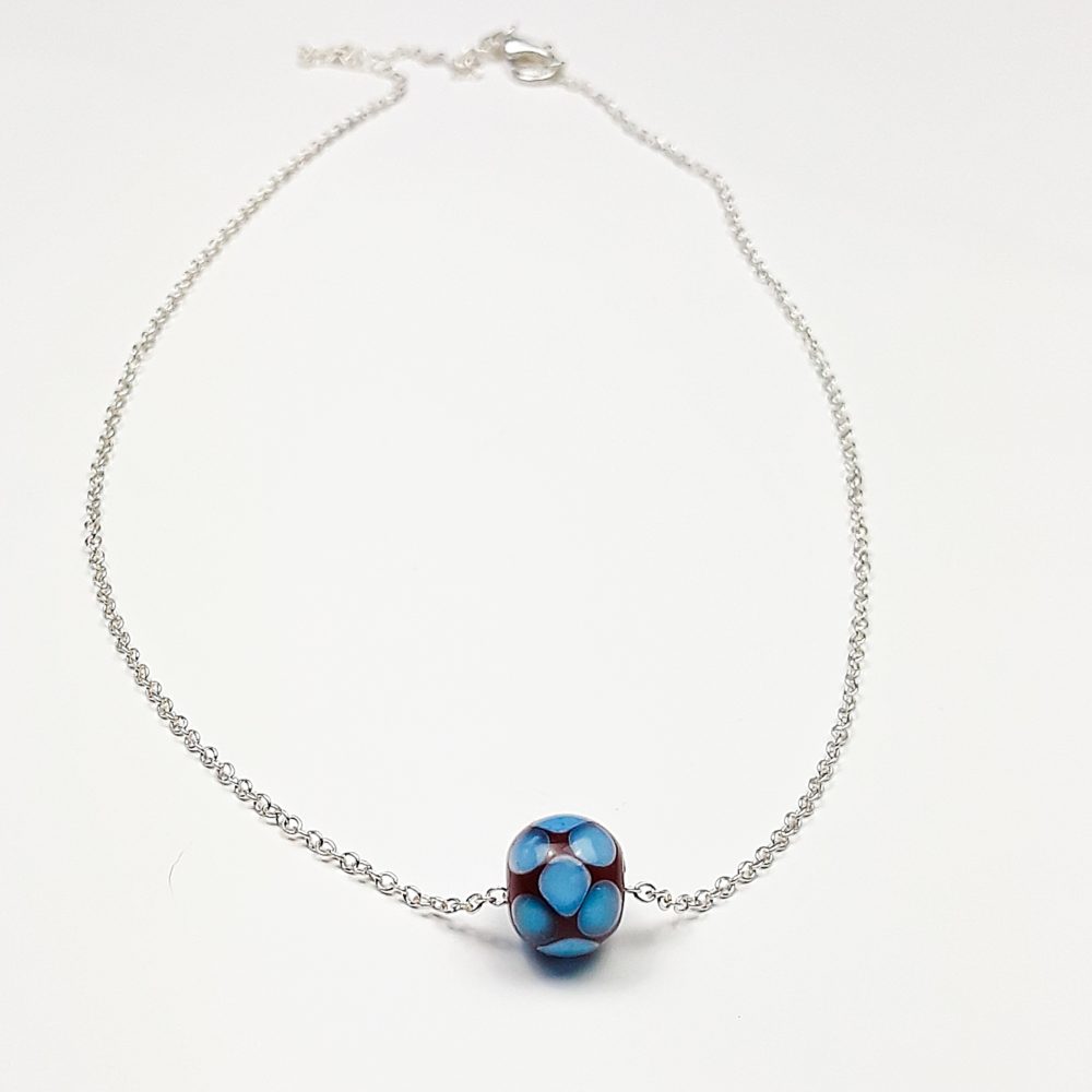 Silberkette mit handgedrehter Glasperle in rot-türkis